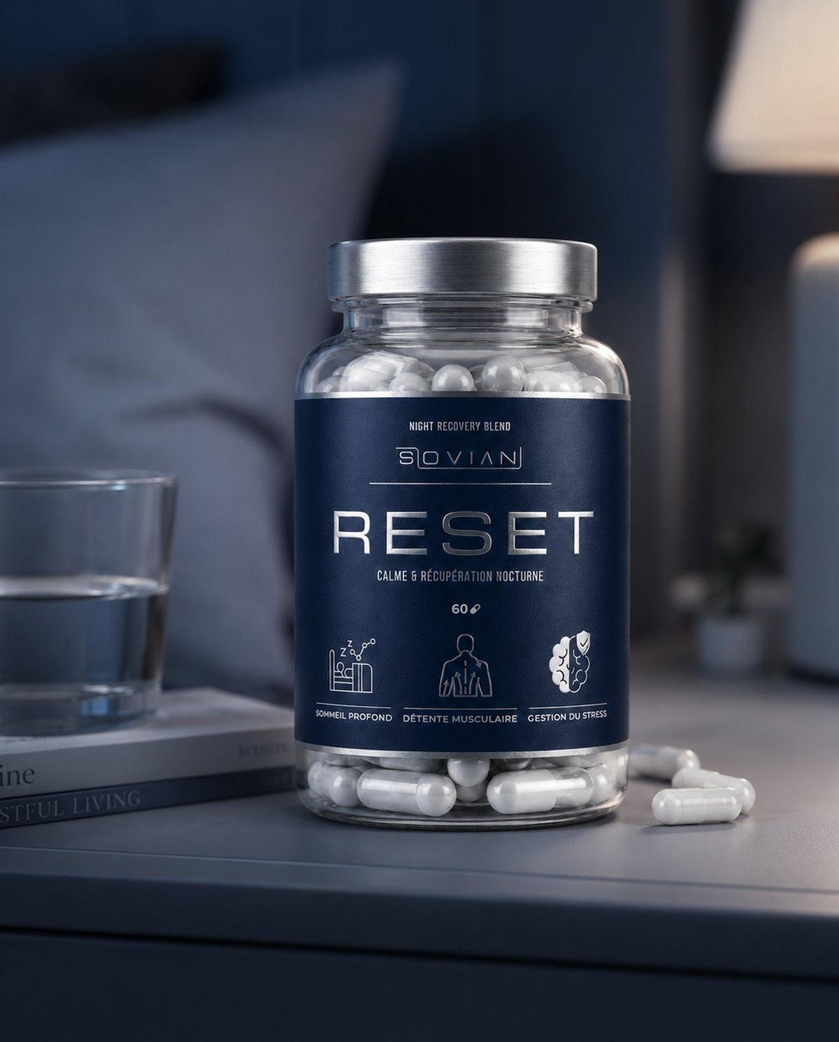 Flacon RESET dans une chambre à l’ambiance nocturne